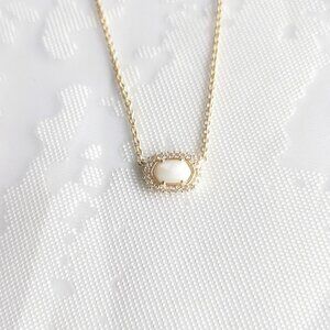 Kendra Scott Chelsea Gold Necklace White Pearl